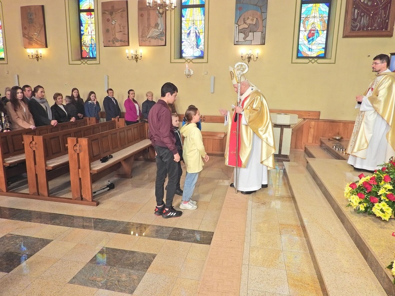 2022-Konsekracja kościoła - J. E. Abp Adam Szal-0108