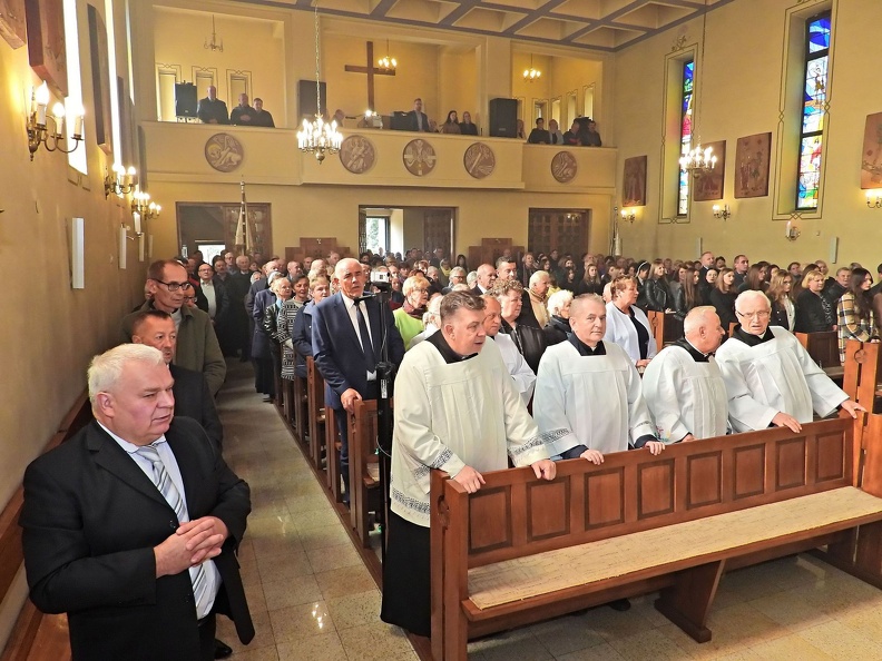 2022-Konsekracja kościoła - J. E. Abp Adam Szal-0110