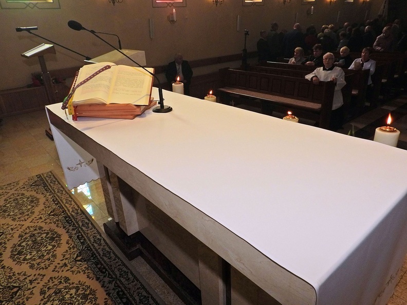 2022-Konsekracja kościoła - J. E. Abp Adam Szal-0118